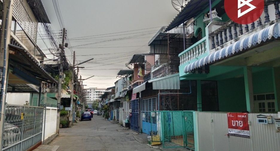 For sale 3 bedrooms townhouse in Mueang Nakhon Sawan, Nakhon Sawan