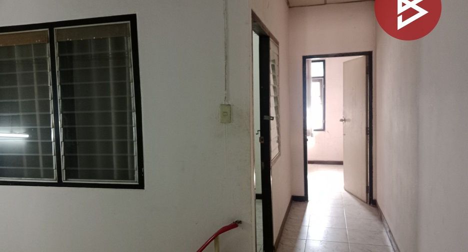 For sale 3 bedrooms townhouse in Mueang Nakhon Sawan, Nakhon Sawan