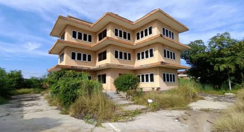 For sale 1 bed warehouse in Tha Tako, Nakhon Sawan