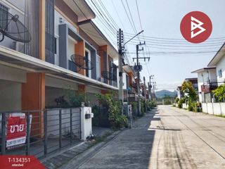 À vendre 3 chambres maison de ville à Si Racha, Chonburi