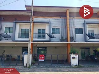 À vendre 3 chambres maison de ville à Si Racha, Chonburi