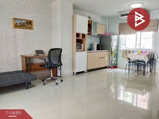 À vendre 3 chambres maison de ville à Si Racha, Chonburi