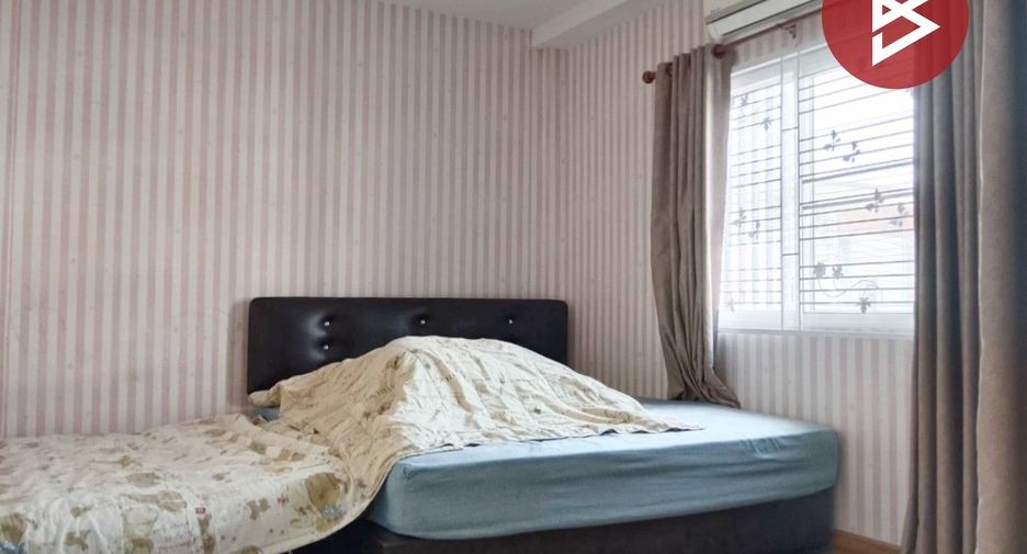 For sale 3 bedrooms townhouse in Si Racha, Chonburi