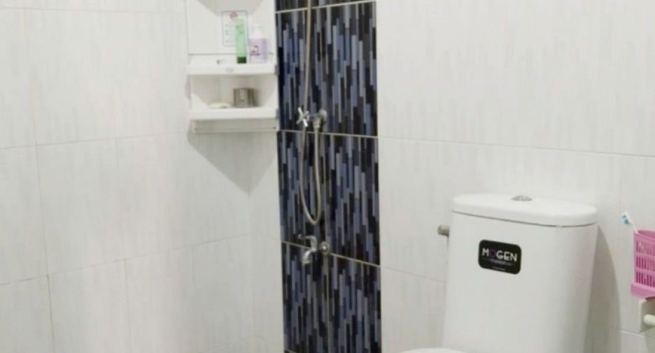 For sale 3 bedrooms townhouse in Si Racha, Chonburi