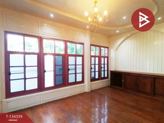 For sale 6 bedrooms house in Khlong Luang, Pathum Thani