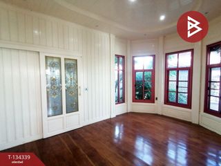 For sale 6 bedrooms house in Khlong Luang, Pathum Thani