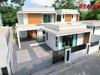 For sale 4 bedrooms house in Bang Lamung, Chonburi