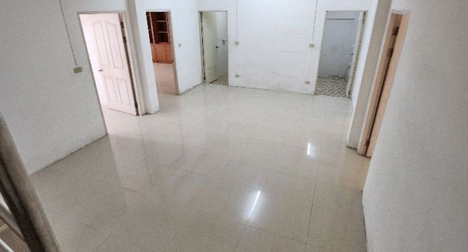 For sale 8 bedrooms retail Space in Mueang Samut Sakhon, Samut Sakhon