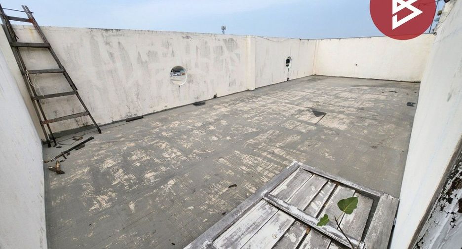 For sale 8 bedrooms retail Space in Mueang Samut Sakhon, Samut Sakhon