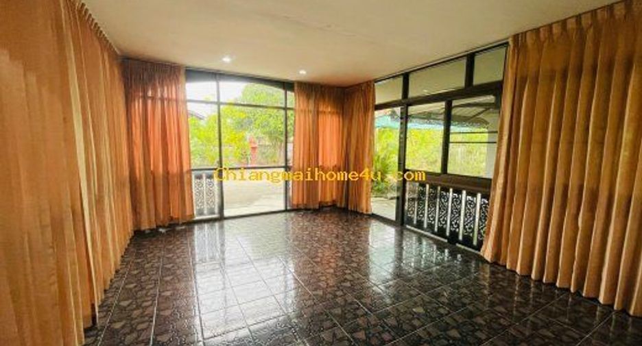 For rent 4 bedrooms house in Saraphi, Chiang Mai