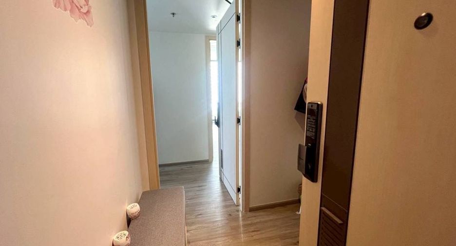 For rent 2 bedrooms condo in North Pattaya, Pattaya