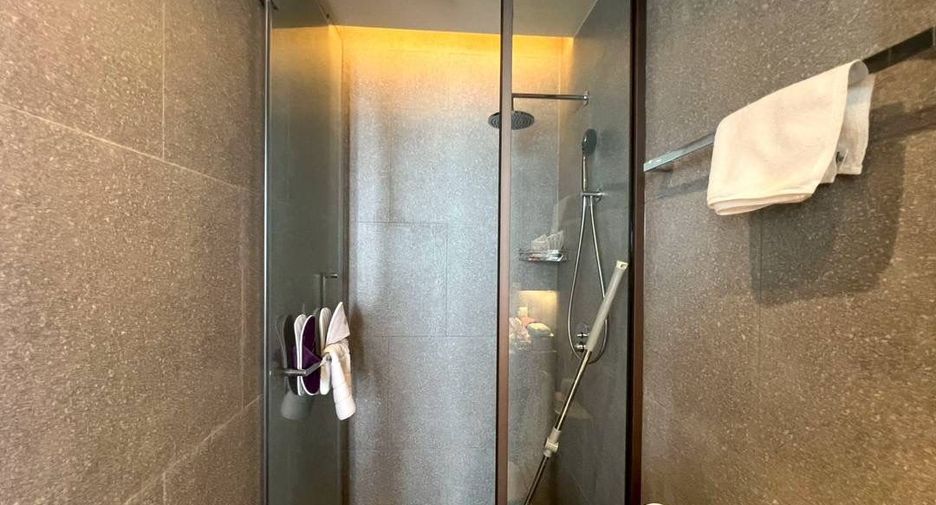 For rent 2 bedrooms condo in North Pattaya, Pattaya