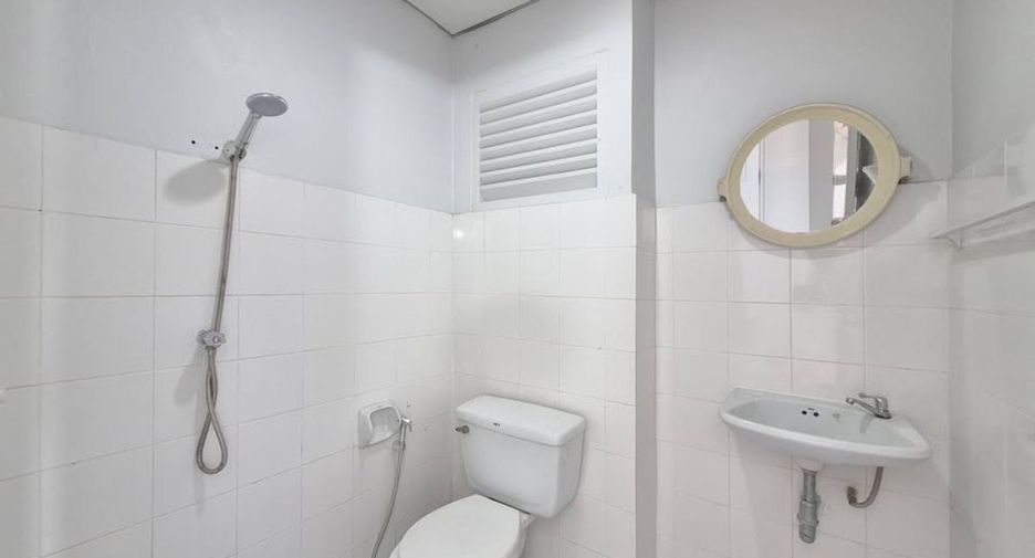 For sale studio condo in Bang Phlat, Bangkok