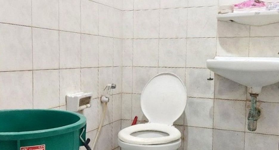 Casa adosada en venta de 2 habitaciones en Bang Sao Thong, Samut Prakan