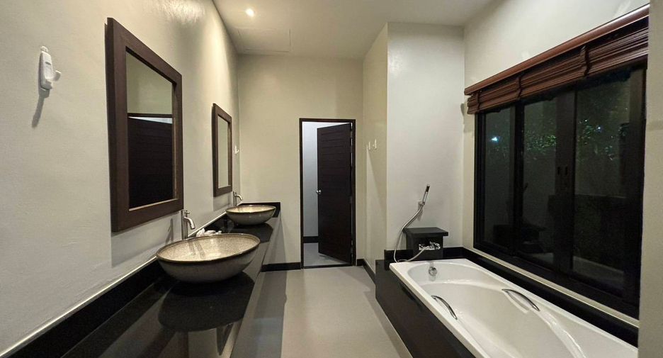 For rent 3 bedrooms villa in Mueang Phuket, Phuket