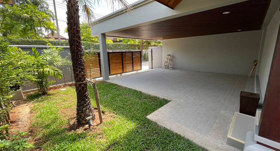 For rent 3 bedrooms villa in Mueang Phuket, Phuket