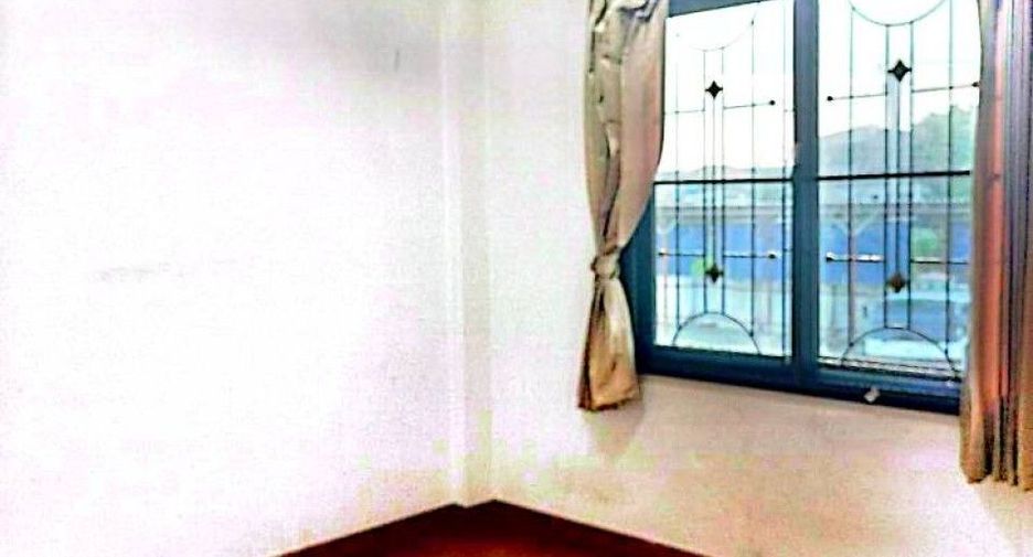 For sale 3 bedrooms townhouse in Lam Luk Ka, Pathum Thani
