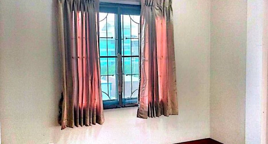 For sale 3 bedrooms townhouse in Lam Luk Ka, Pathum Thani