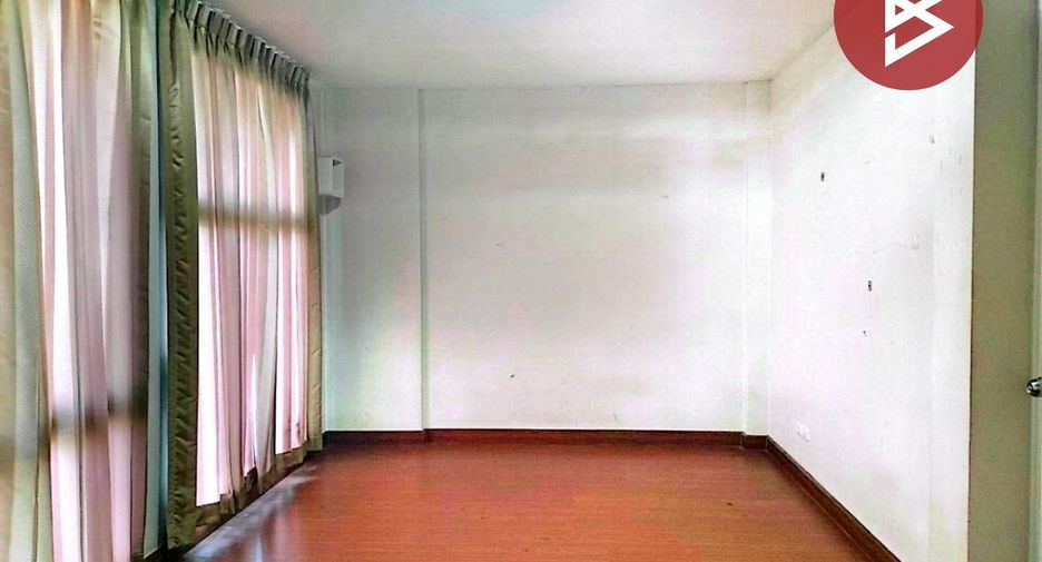 For sale 3 bedrooms townhouse in Lam Luk Ka, Pathum Thani