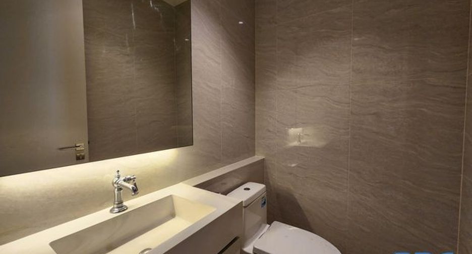 For rent 2 bedrooms condo in Pathum Wan, Bangkok