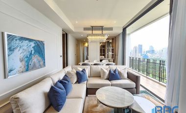 For rent 2 bedrooms condo in Pathum Wan, Bangkok