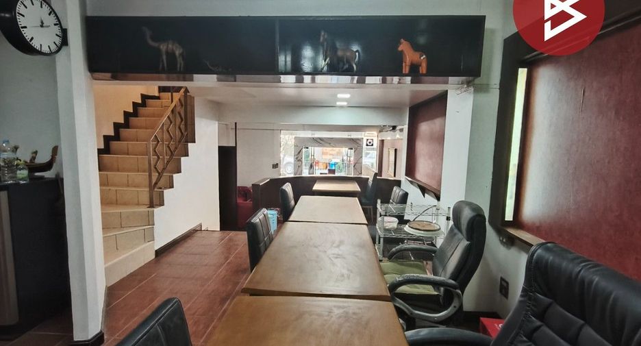 For sale 4 bedrooms townhouse in Wang Thonglang, Bangkok