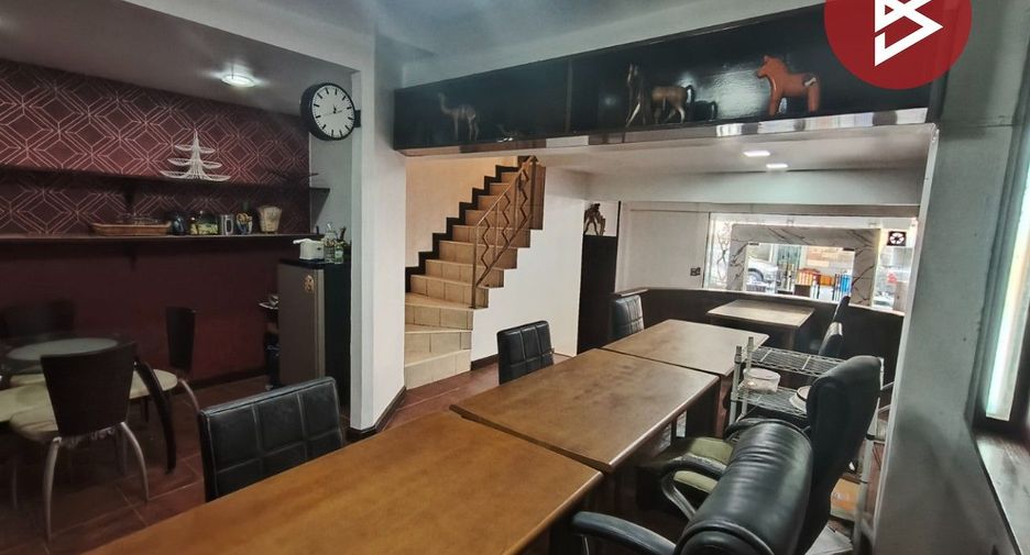 For sale 4 bedrooms townhouse in Wang Thonglang, Bangkok