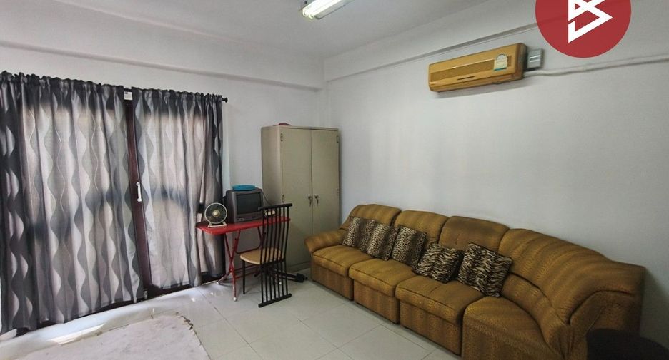 For sale 4 bedrooms townhouse in Wang Thonglang, Bangkok