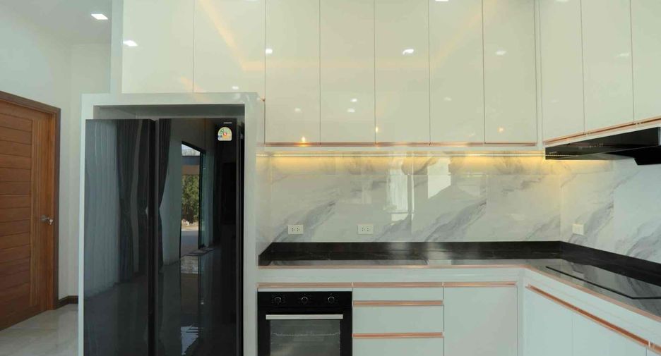 Casa en venta de 3 habitaciones en Sattahip, Chonburi