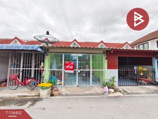 À vendre 2 chambres maison de ville à Sam Phran, Nakhon Pathom