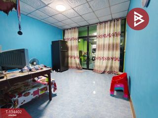 À vendre 2 chambres maison de ville à Sam Phran, Nakhon Pathom
