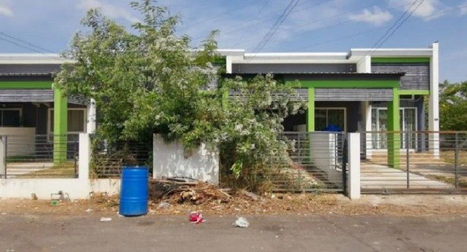 Продажа 2 спальни таунхаус в Chok Chai, Накхон Ратчасима