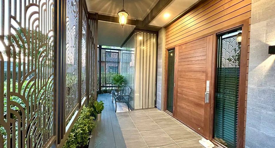 Casa en venta de 5 habitaciones en Bang Phli, Samut Prakan