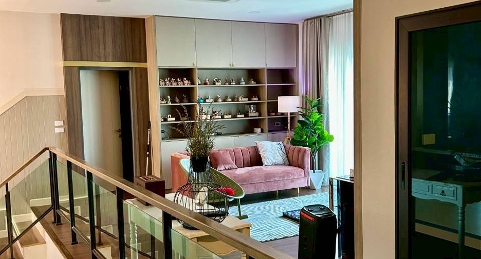 Casa en venta de 5 habitaciones en Bang Phli, Samut Prakan