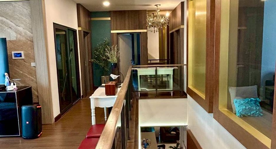 Casa en venta de 5 habitaciones en Bang Phli, Samut Prakan