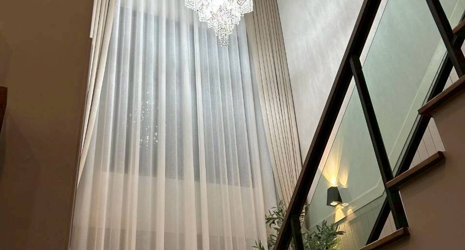 Casa en venta de 5 habitaciones en Bang Phli, Samut Prakan