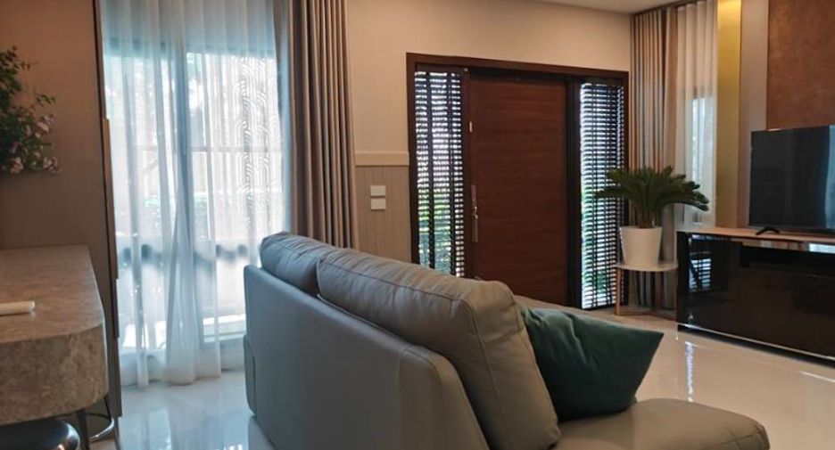 Casa en venta de 5 habitaciones en Bang Phli, Samut Prakan