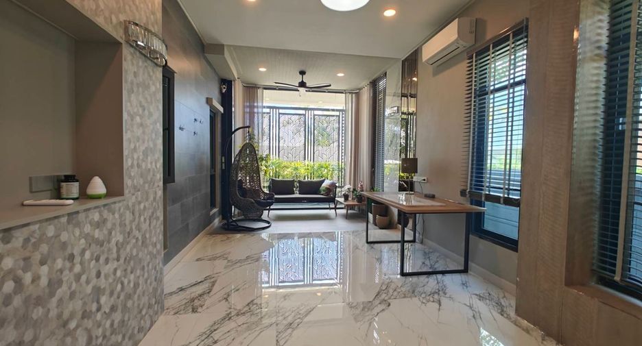 Casa en venta de 5 habitaciones en Bang Phli, Samut Prakan