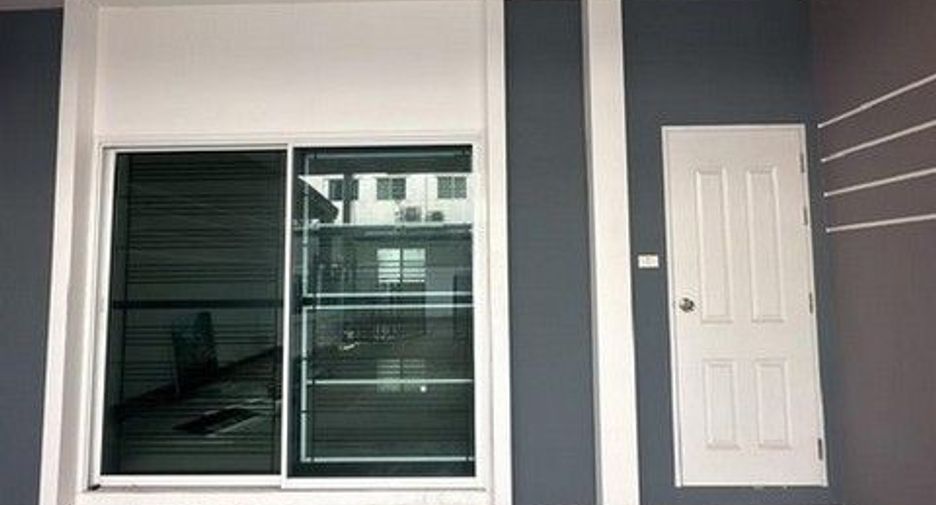 For sale 1 bed townhouse in Don Mueang, Bangkok