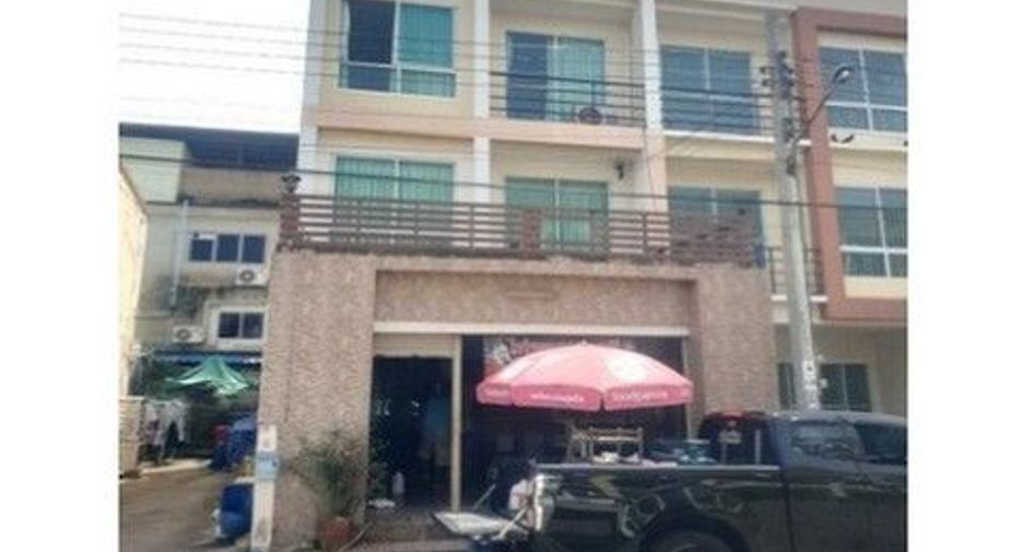 Reihenhaus zum Kauf mit 1 Zimmer in Nong Chok, Bangkok