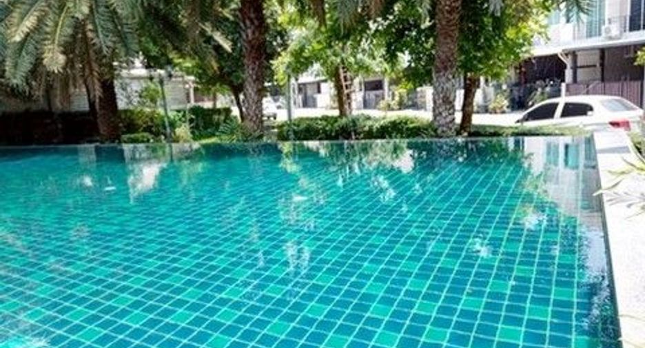 For sale 1 bed townhouse in Rat Burana, Bangkok