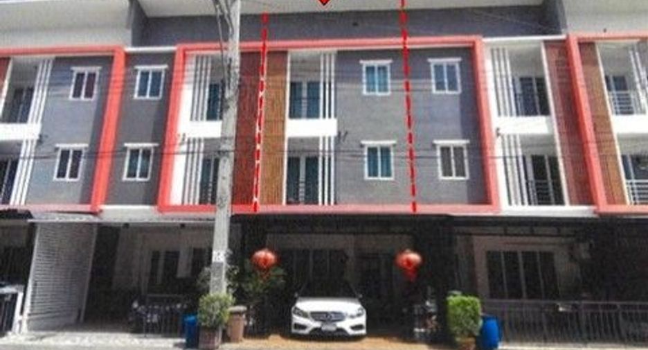 Reihenhaus zum Kauf mit 1 Zimmer in Khlong Sam Wa, Bangkok