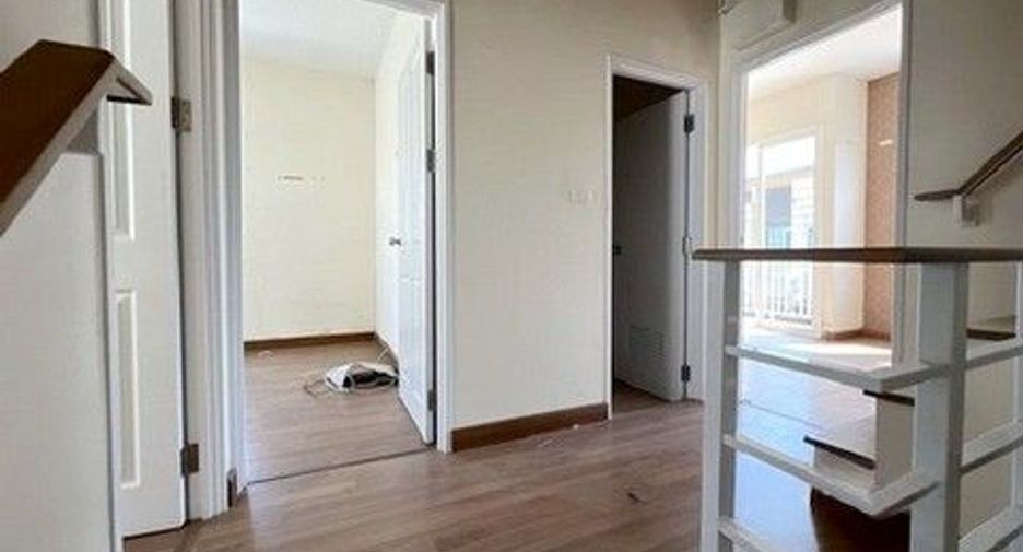 Casa adosada en venta de 1 habitaciones en Sai Mai, Bangkok