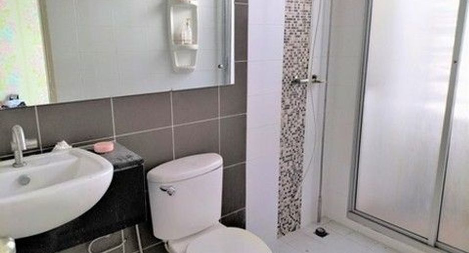 For sale 1 bed townhouse in Lat Krabang, Bangkok