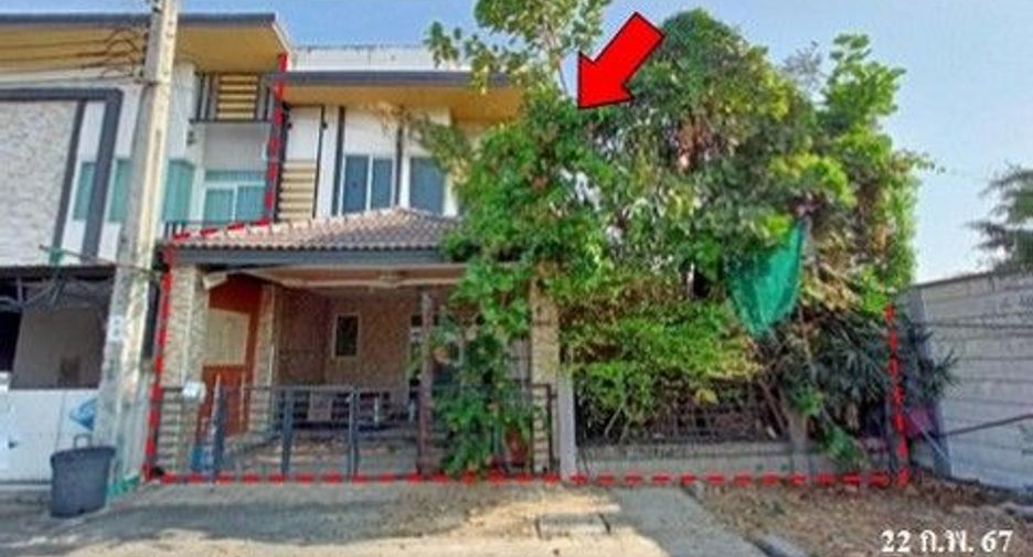À vendre 1 chambre maison de ville à Saphan Sung, Bangkok