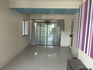 Reihenhaus zum Kauf mit 1 Zimmer in Phasi Charoen, Bangkok