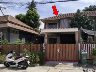 Reihenhaus zum Kauf mit 1 Zimmer in Phasi Charoen, Bangkok