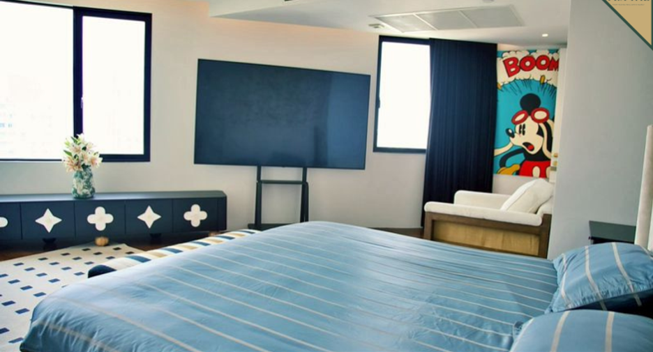 For sale 4 bedrooms condo in Watthana, Bangkok