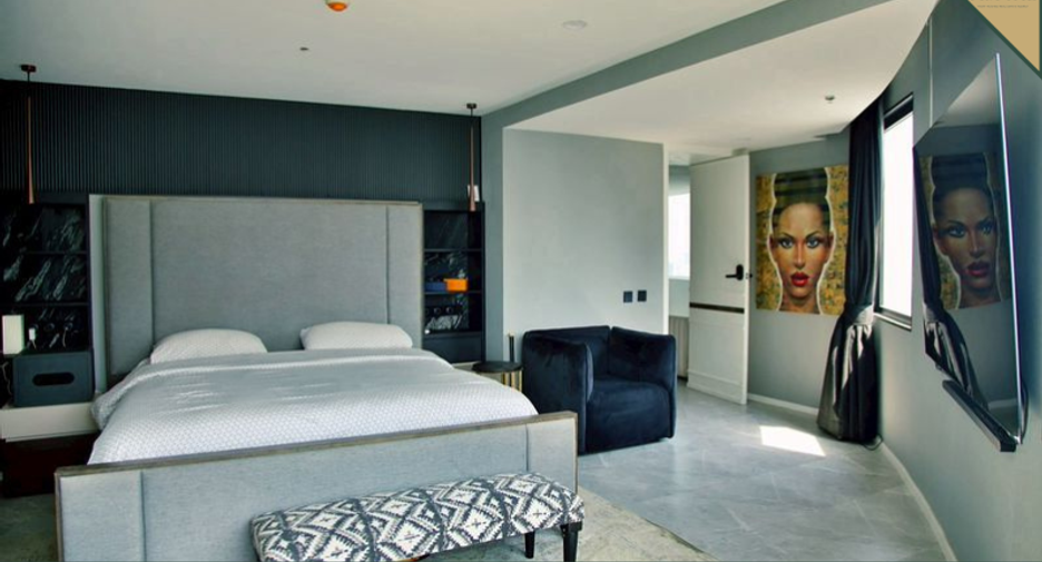 For sale 4 bedrooms condo in Watthana, Bangkok