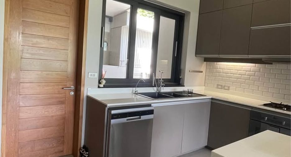 For rent 3 bedrooms villa in Thalang, Phuket